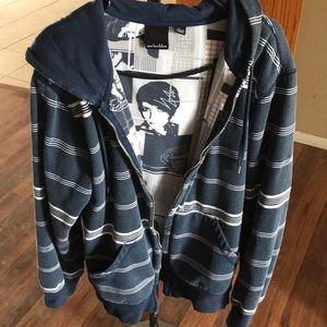 Men’s L zip up hoodie.